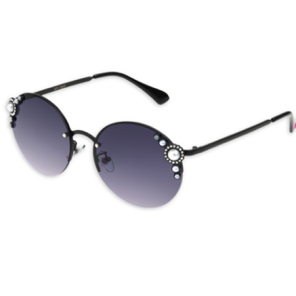 Betsey Johnson Accessories - Betsey Johnson Pearl Embellished Round Sunglasses